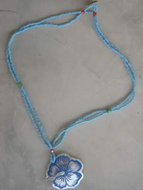 Flower Necklace Green Carving Paint