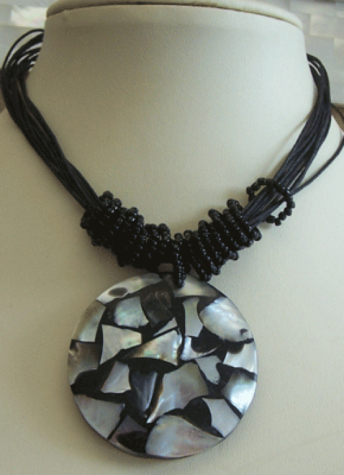 Necklace With Mop And Receine