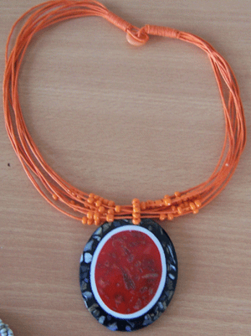 Mop Shell Necklace With Bead