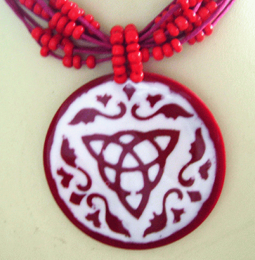 receine necklace with bead