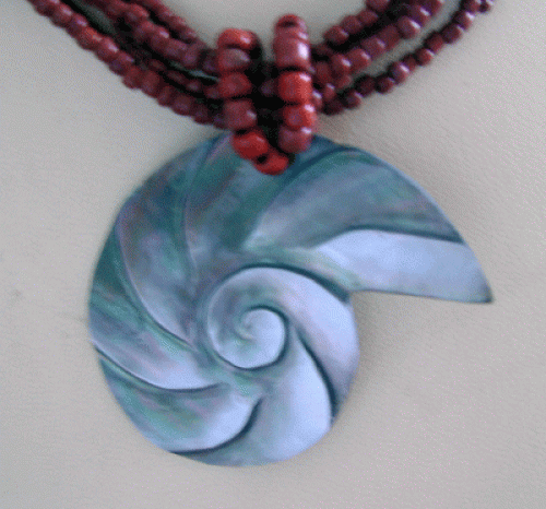 black mop shell necklace with bead