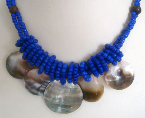 black mop shell necklace with bead