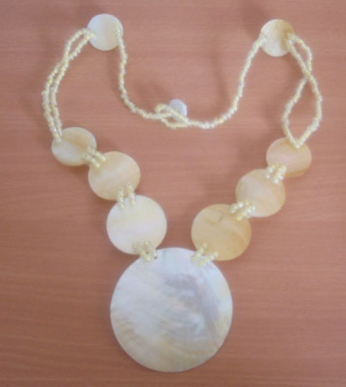 yellow mop shell necklace