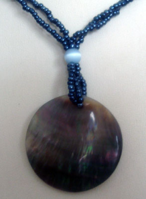 black mop shell necklace with bead