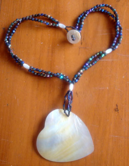 yellow mop shell necklace with bead