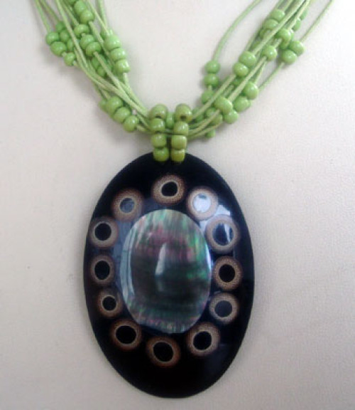 black mop shell necklace with bead