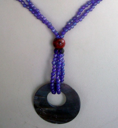 black mop shell necklace with bead
