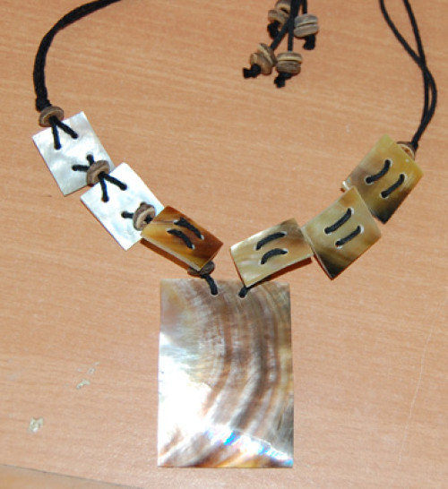 black mop shell necklace local