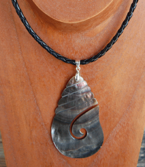 black mop shell necklace