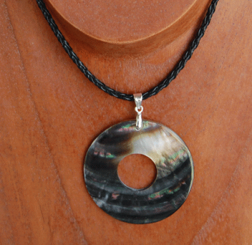 black mop shell necklace