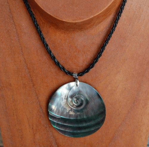 black mop shell necklace
