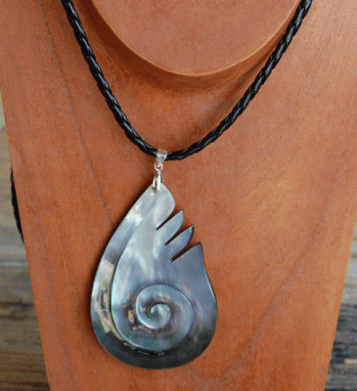 black mop shell necklace
